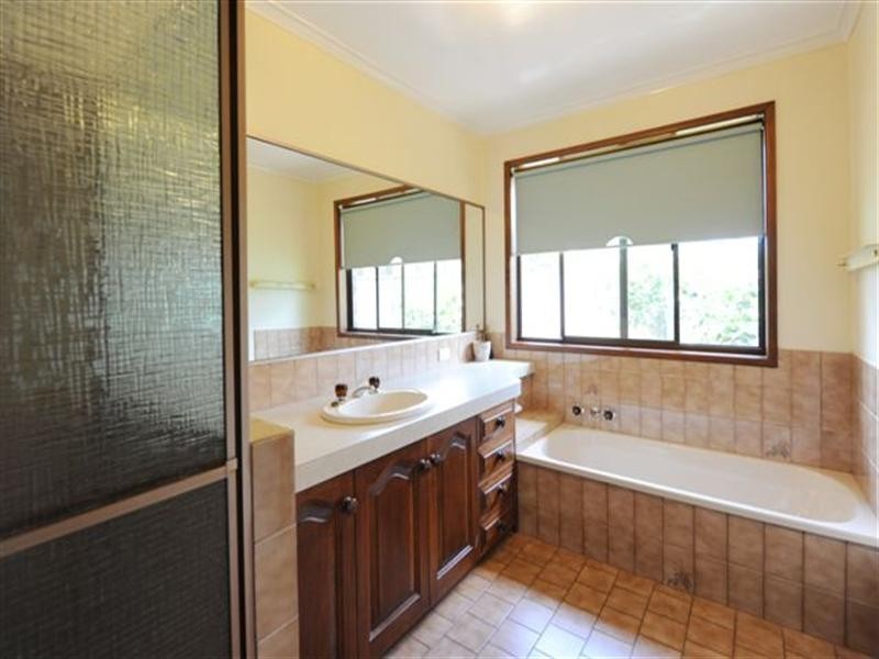 12 Banksia Street, Newtown QLD 4350