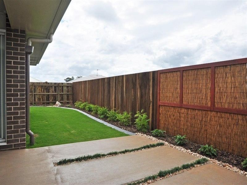 7 Blades Court, Middle Ridge QLD 4350