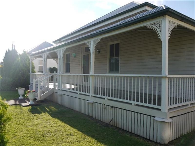 49 Hume Street, Pittsworth QLD 4356