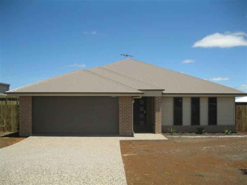 13 Plover Court, Highfields QLD 4352