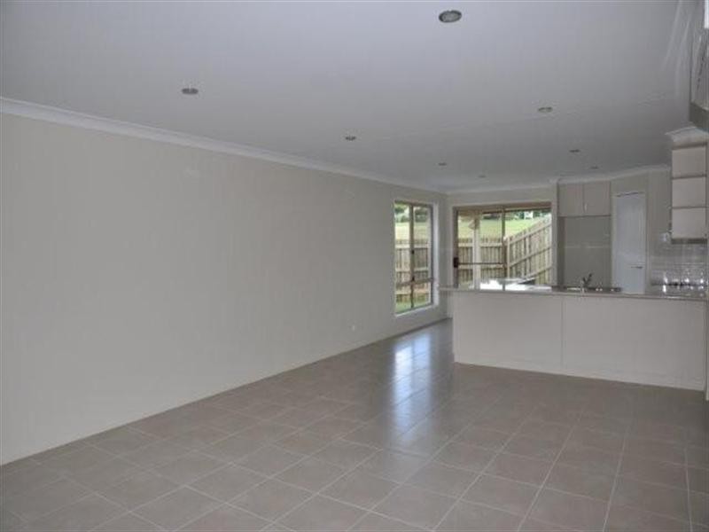 2/13 Highcourt Drive, Wilsonton Heights QLD 4350