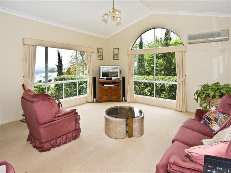 31 Harvey Street, Mount Lofty QLD 4350