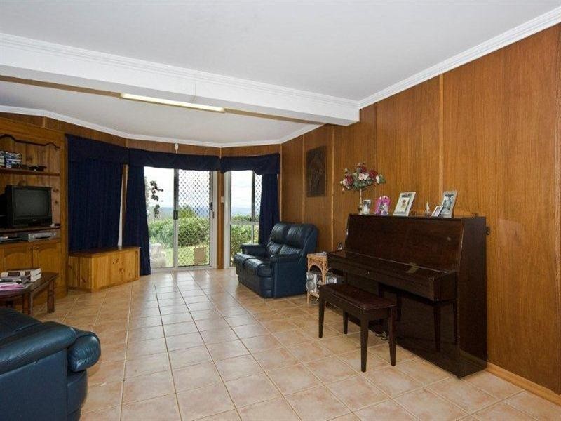 31 Harvey Street, Mount Lofty QLD 4350