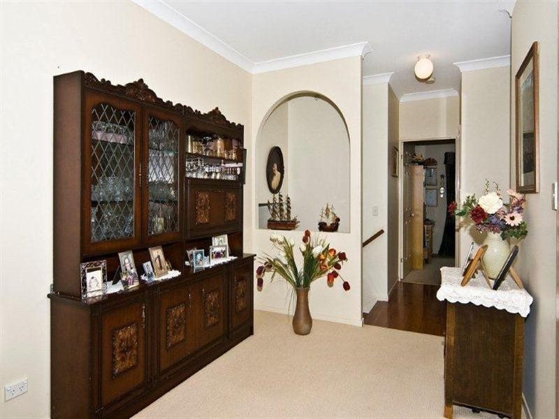 31 Harvey Street, Mount Lofty QLD 4350