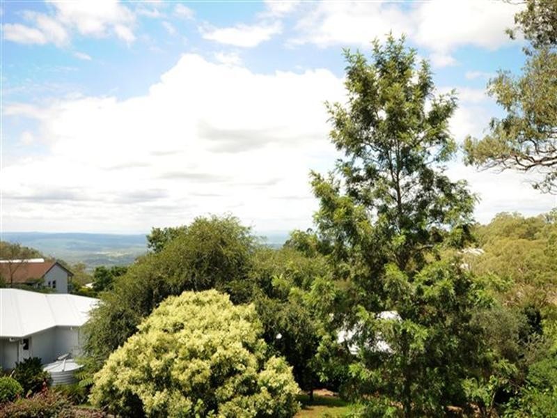 18 Robertson Crescent, Prince Henry Heights QLD 4350