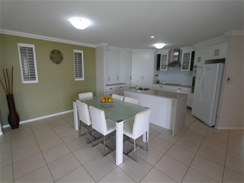 8 Nioka Drive, Highfields QLD 4352
