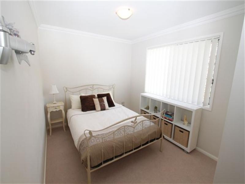 8 Nioka Drive, Highfields QLD 4352