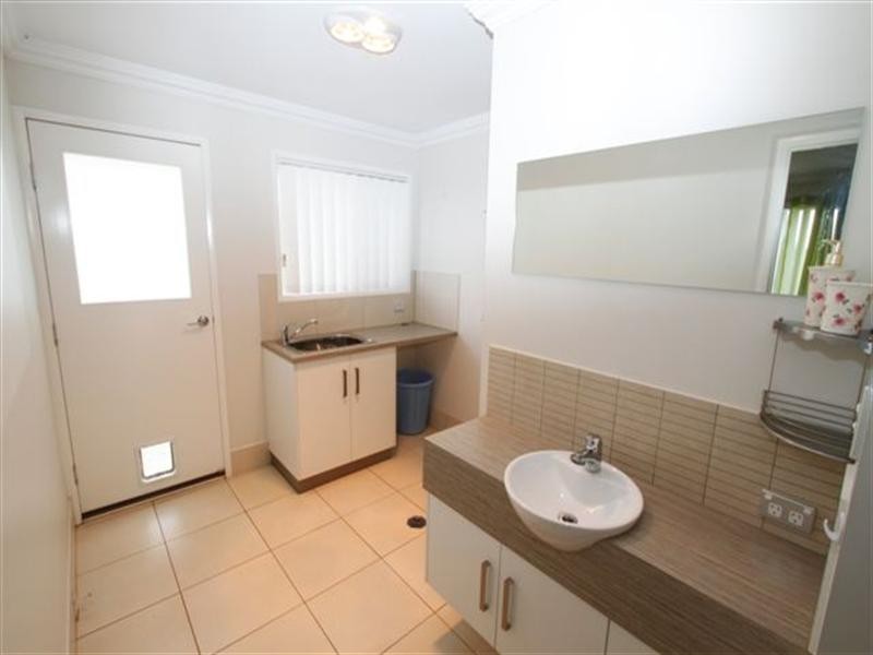 8 Nioka Drive, Highfields QLD 4352