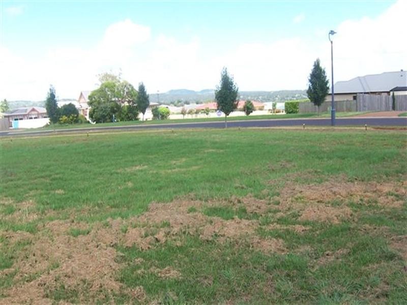 4 Highgrove Drive, Highfields QLD 4352