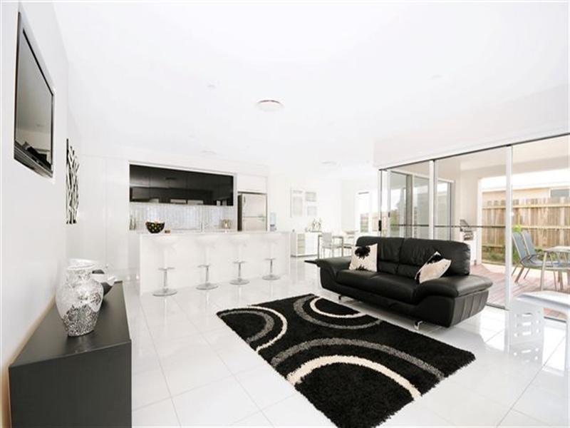 19 Tarlington Street, Middle Ridge QLD 4350