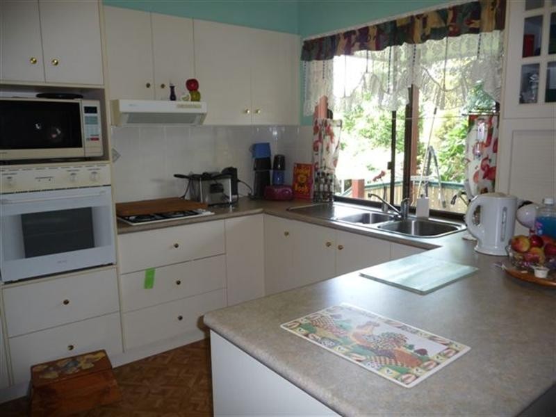 6 Leawarra Street, Wilsonton QLD 4350