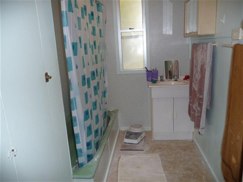 6 Leawarra Street, Wilsonton QLD 4350