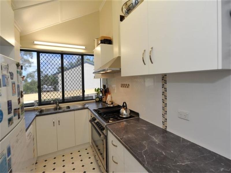 4 Claire-Lee Crescent, Kingsthorpe QLD 4400