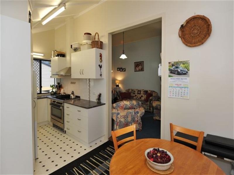 4 Claire-Lee Crescent, Kingsthorpe QLD 4400