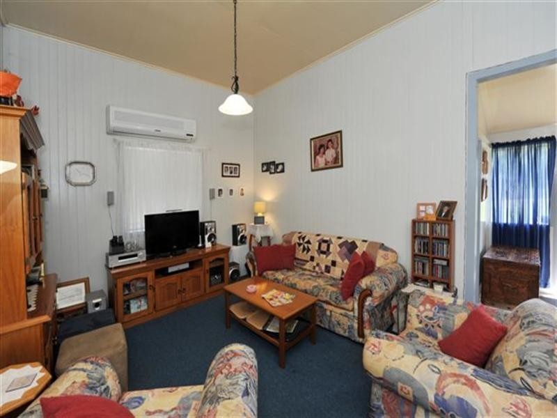 4 Claire-Lee Crescent, Kingsthorpe QLD 4400