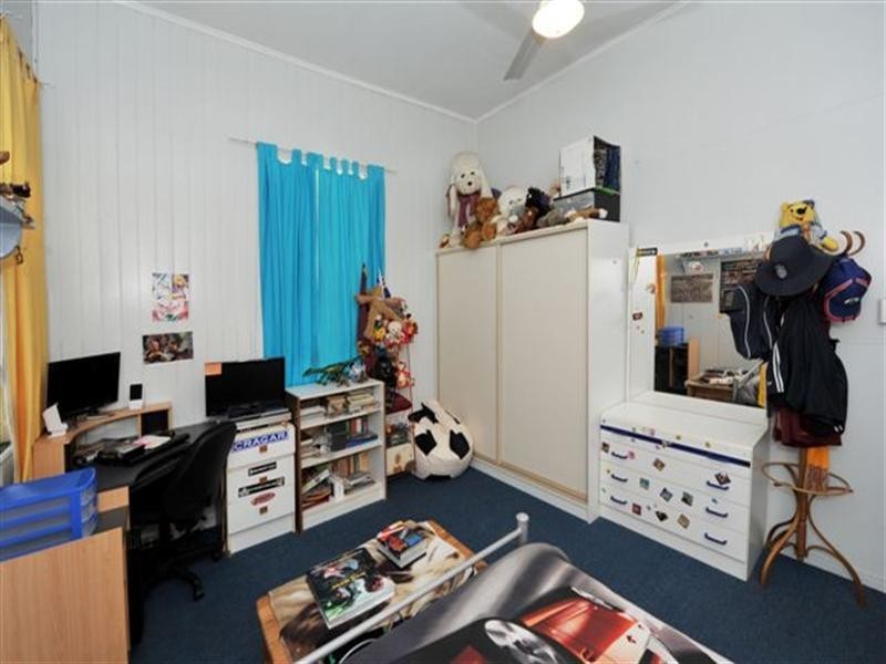 4 Claire-Lee Crescent, Kingsthorpe QLD 4400