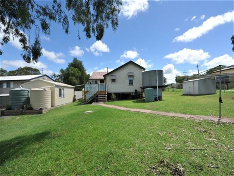 4 Claire-Lee Crescent, Kingsthorpe QLD 4400