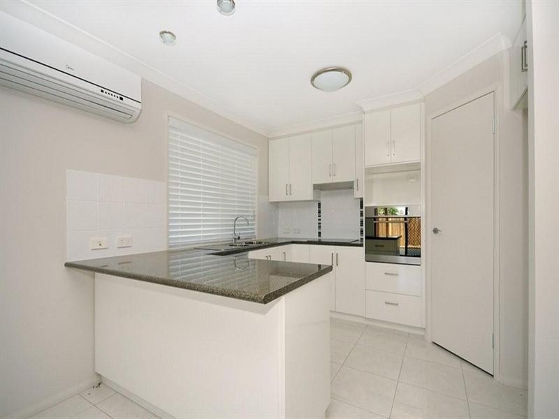 1 Vinnicombe Street, Kearneys Spring QLD 4350