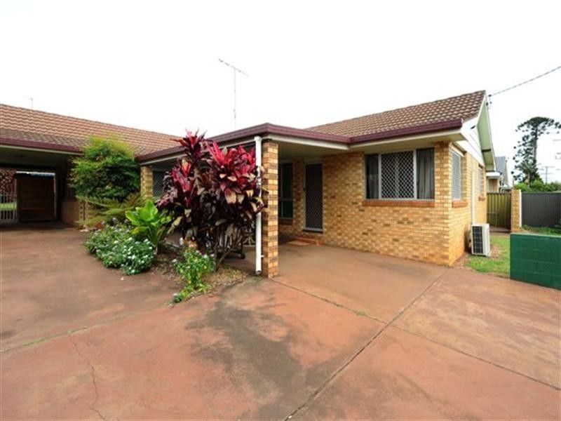 1 and 2 68 Hursley Road, Newtown QLD 4350