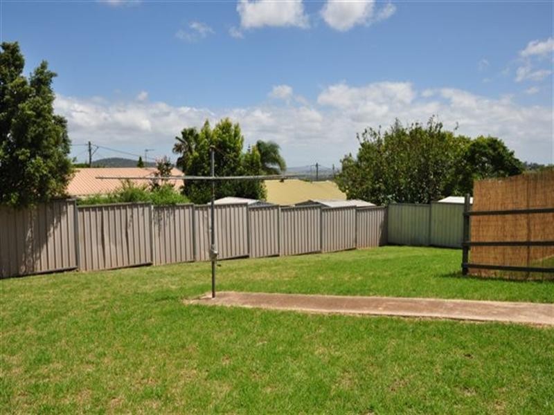 8 Bhutan Court, Newtown QLD 4350