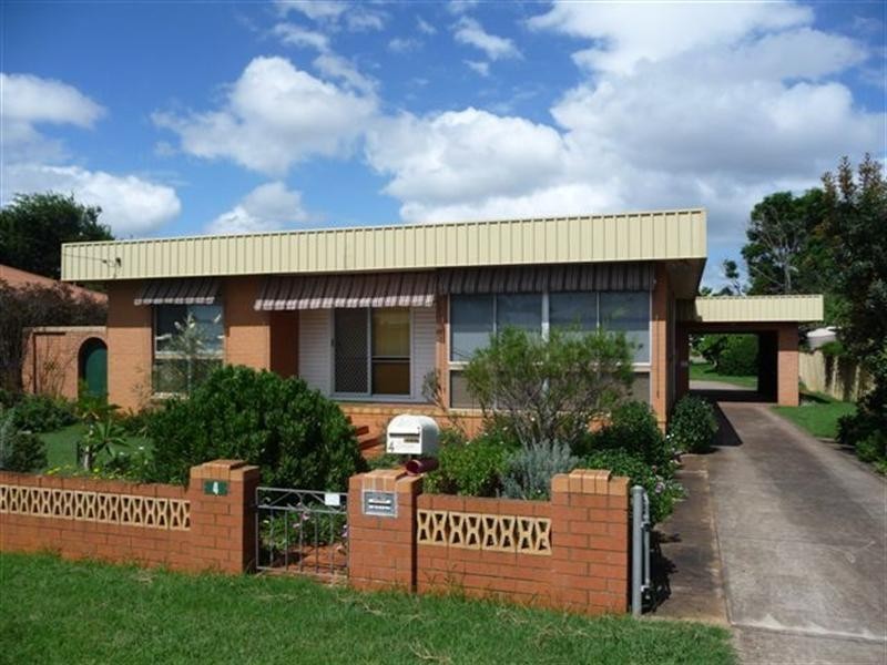 4 Merritt Street, Harristown QLD 4350