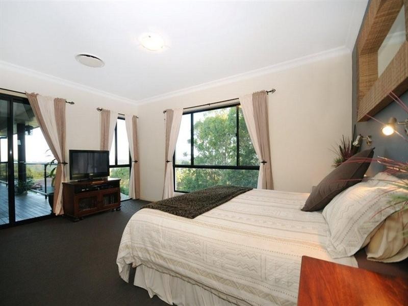 18 Trafalgar Street, Middle Ridge QLD 4350