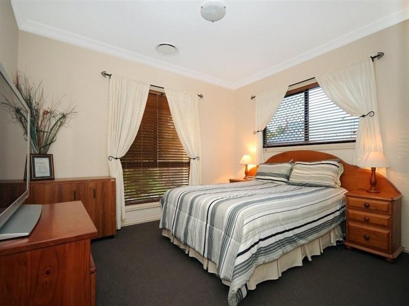 18 Trafalgar Street, Middle Ridge QLD 4350