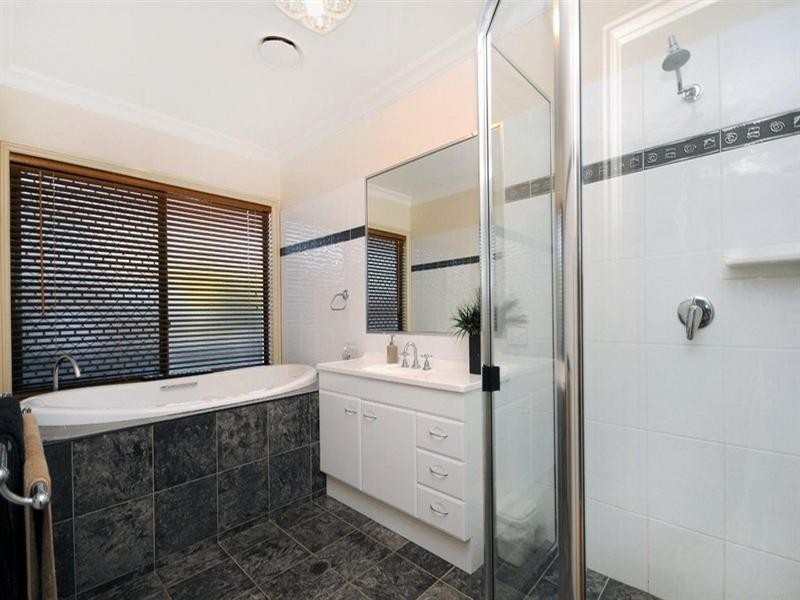 18 Trafalgar Street, Middle Ridge QLD 4350
