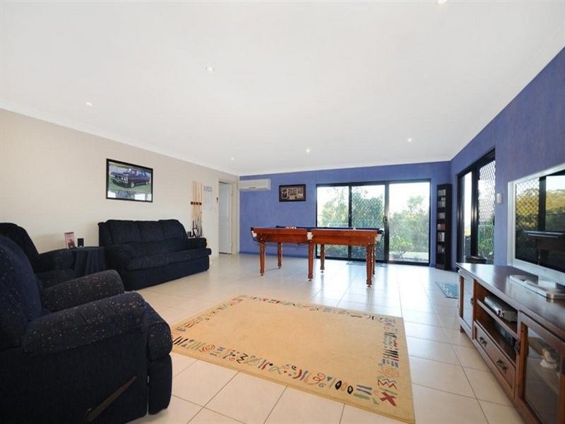 18 Trafalgar Street, Middle Ridge QLD 4350
