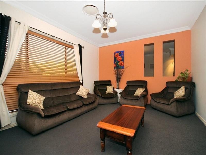 18 Trafalgar Street, Middle Ridge QLD 4350