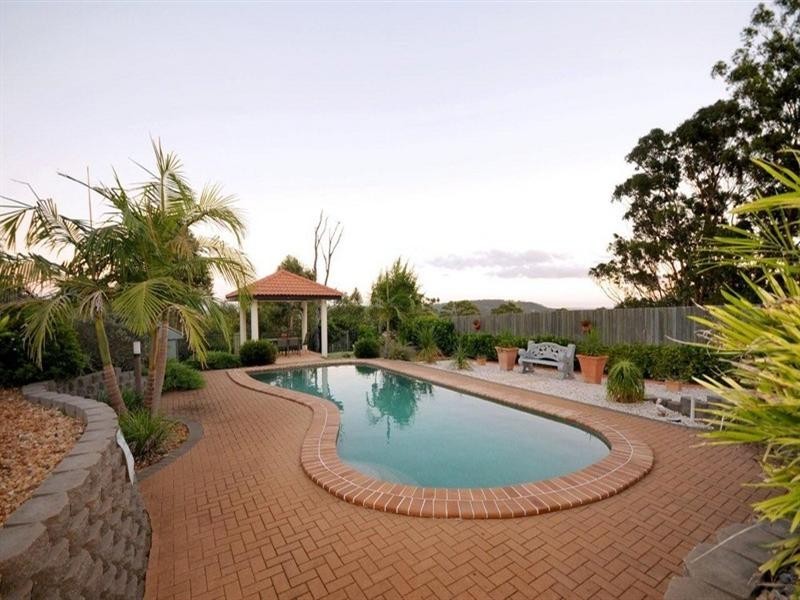 18 Trafalgar Street, Middle Ridge QLD 4350