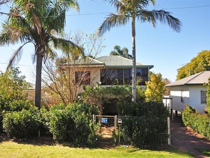10 Short Street, South Toowoomba QLD 4350