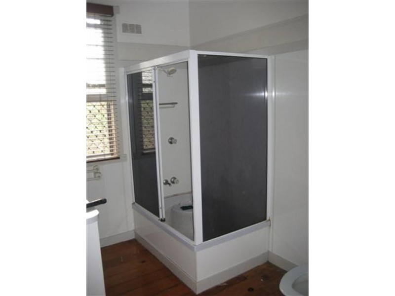 36 Monash Street, Newtown QLD 4350