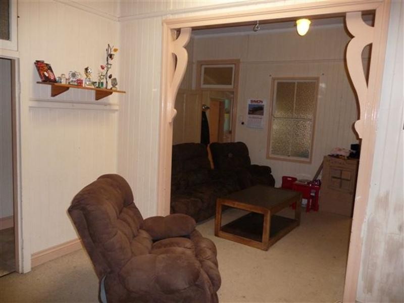 52 Monash Street, Newtown QLD 4350