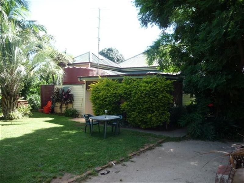 52 Monash Street, Newtown QLD 4350