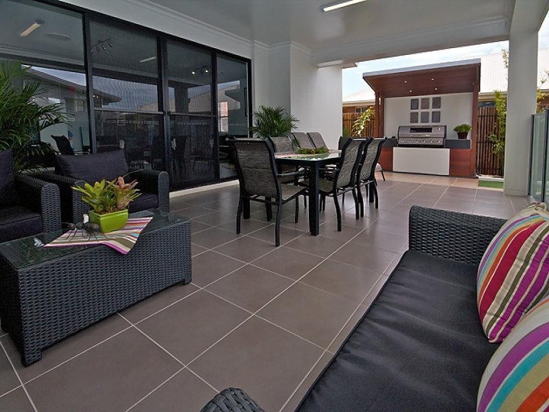 21 Fallon Drive, Middle Ridge QLD 4350