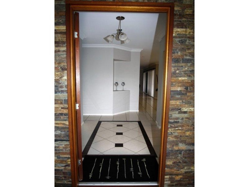 121 Aberdeen Street, Middle Ridge QLD 4350