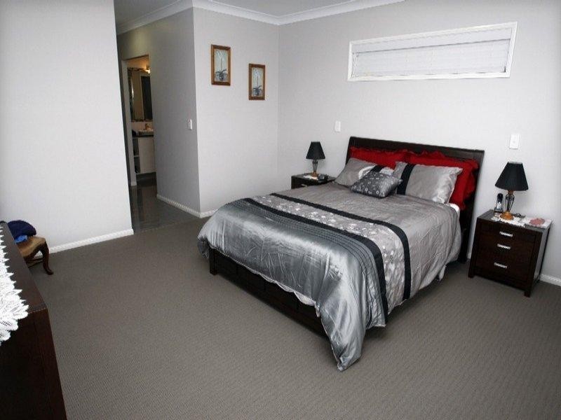 121 Aberdeen Street, Middle Ridge QLD 4350