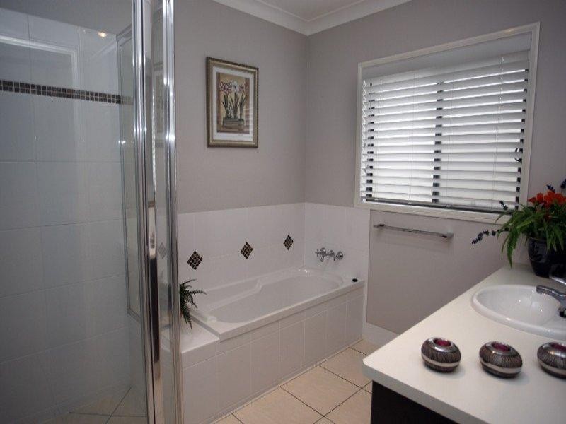 121 Aberdeen Street, Middle Ridge QLD 4350