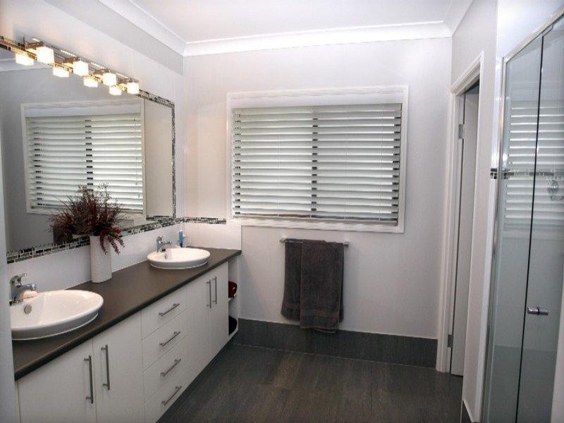 121 Aberdeen Street, Middle Ridge QLD 4350