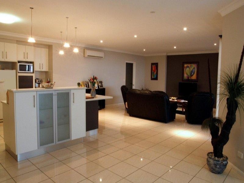 121 Aberdeen Street, Middle Ridge QLD 4350