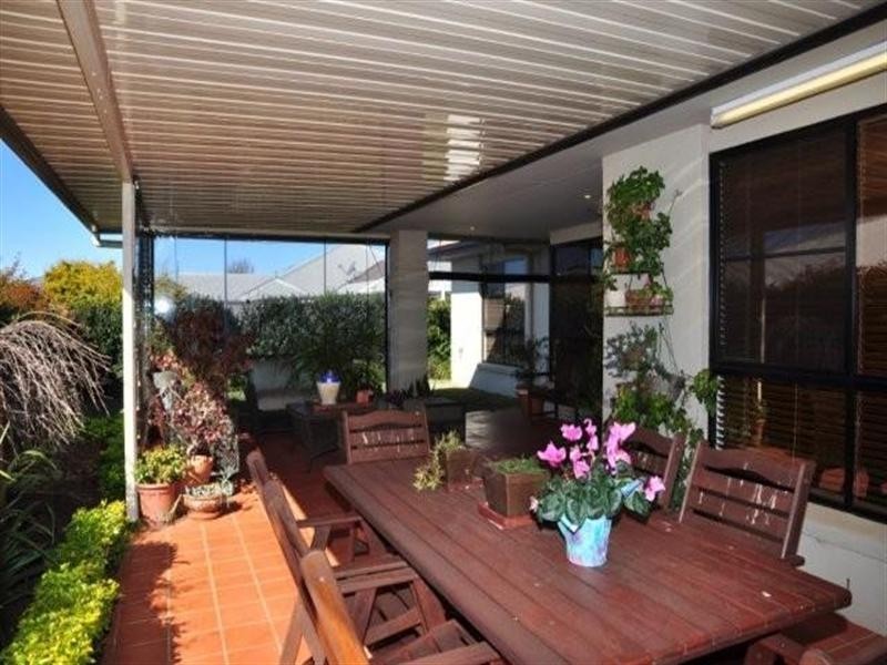 22 Barton Street, Middle Ridge QLD 4350