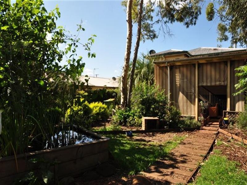 16 Albert Street, Newtown QLD 4350