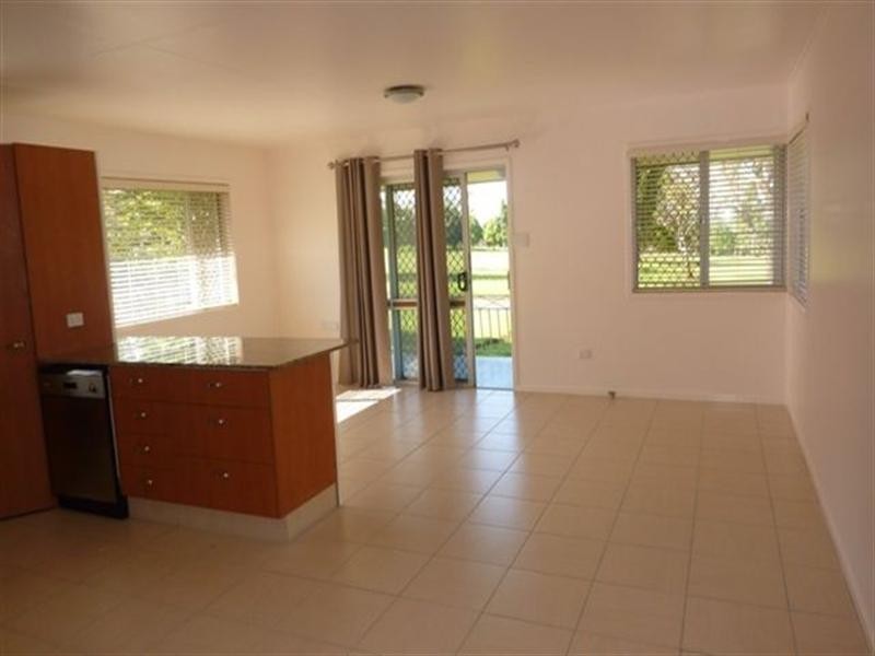 2/24 Wentworth Street, Centenary Heights QLD 4350