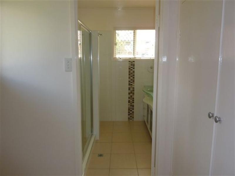 2/24 Wentworth Street, Centenary Heights QLD 4350
