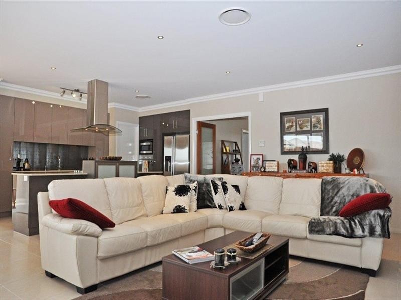 67 Wood Drive, Middle Ridge QLD 4350