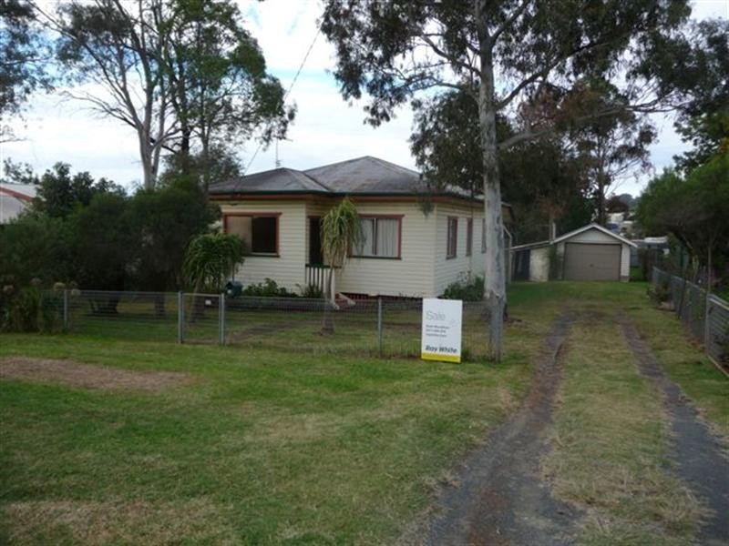 18 Whichello Street, Newtown QLD 4350