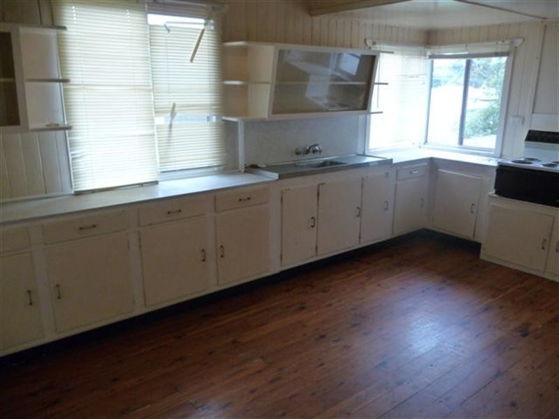 18 Whichello Street, Newtown QLD 4350