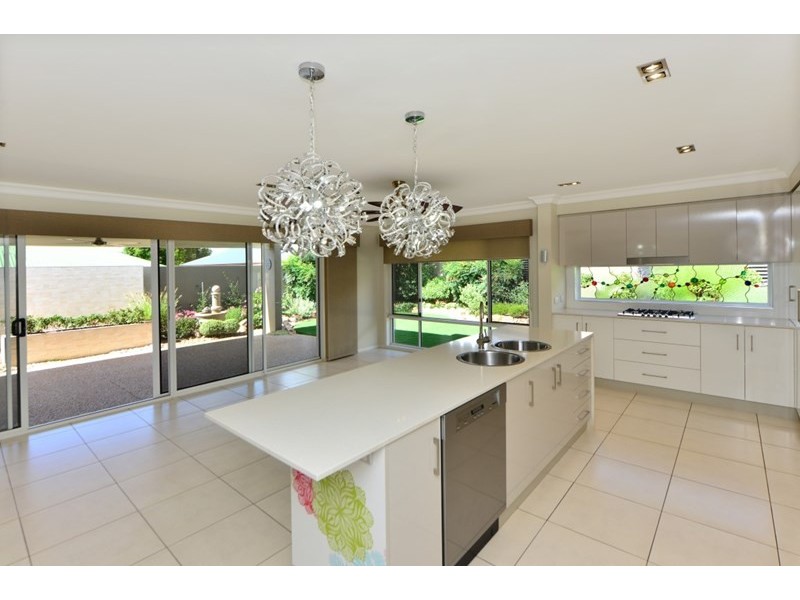 34 Saba Court, Middle Ridge QLD 4350