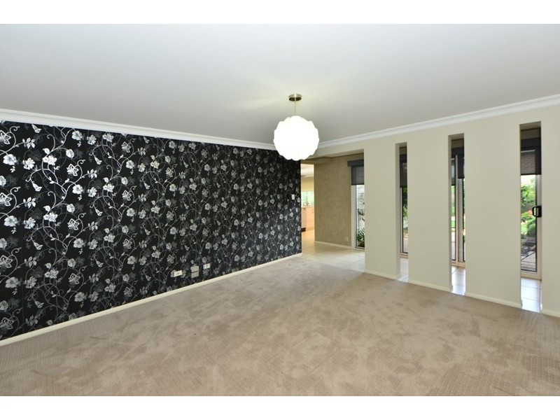 34 Saba Court, Middle Ridge QLD 4350